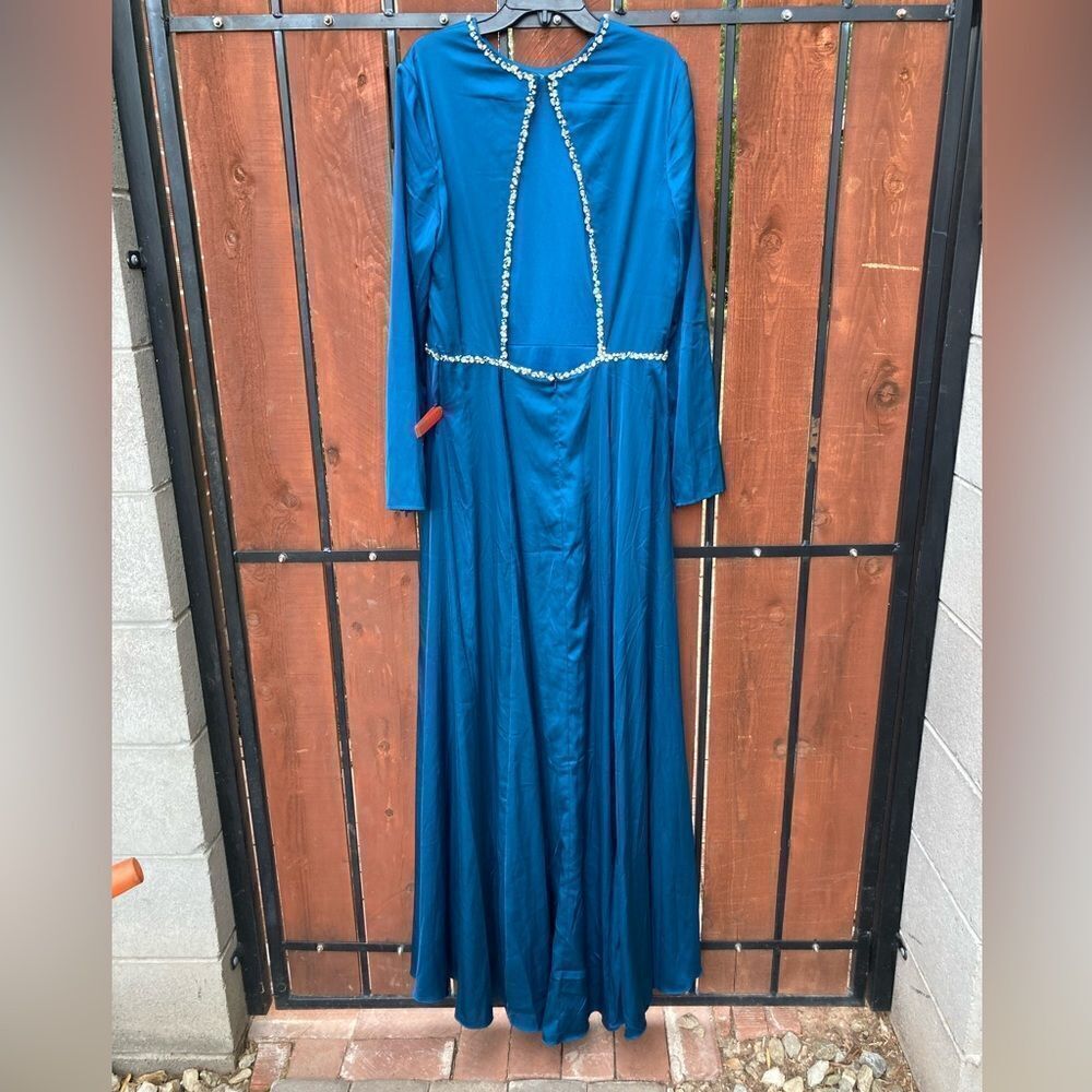 Mac Duggal Long sleeve Jewel Trimmed Sapphire gown Sz 10 NWT - Picture 3 of 11